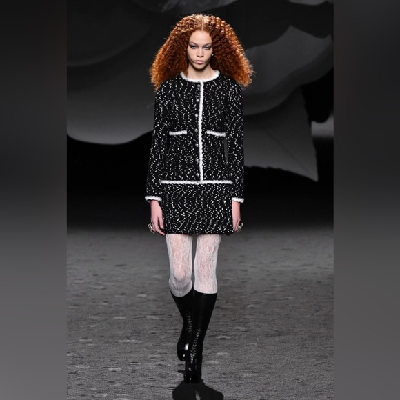 Chanel runway tweed embroidered sequin flower dress jacket - Picture 4 of 11